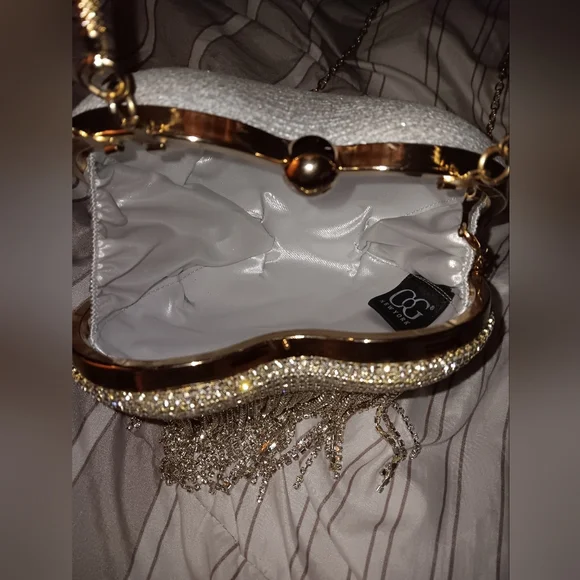 Women Heart Shape Crystal Tassel Bag - Picture 7 of 9